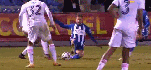 最想“偷师”队友的哪种特质？泽林斯基：姆希塔良的足球智慧