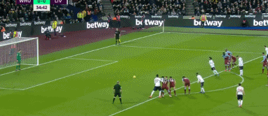 意大利上一场参加世界杯的首发11人：6人已退役，2人无球队