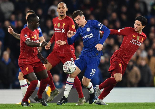 欧文突破防守助攻队友制胜