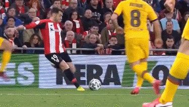 记者：世界杯抽签仪式开始前，大力神杯已经抵达华盛顿