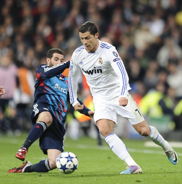 转会新动态！王牌外援签深圳，国脚中卫转投升班马，港脚选择国安