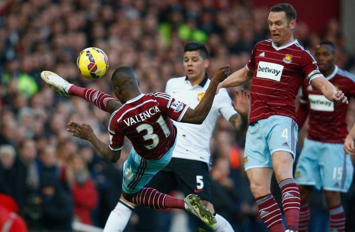 洛杉矶快船以131-116击败黄蜂，哈登55分创队史新高，成为NBA第四位得分超55分的球员，表现惊艳。